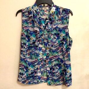 ☀️3 for $18 SUMMER SALE Sleeveless tops Size Medium. CHIFFON ruffled front.